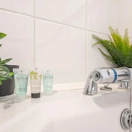 Leed Centre - Armley Wortley Будинок відпочинку *