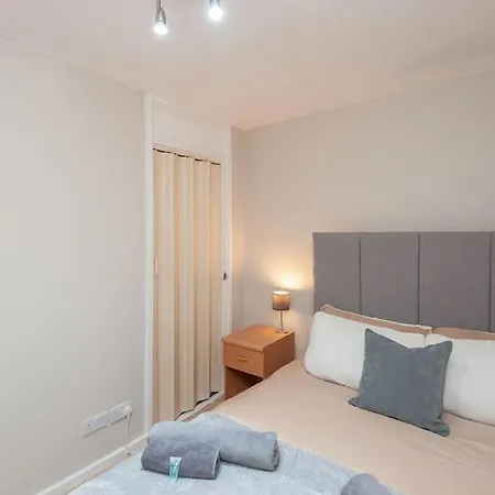 Leed Centre - Armley Wortley Будинок відпочинку *